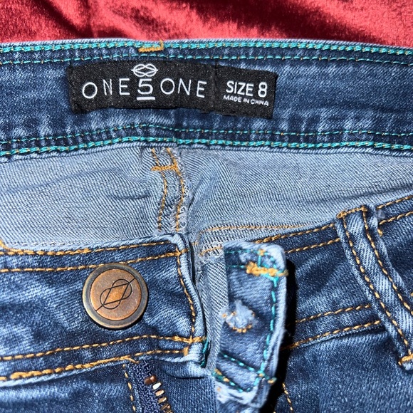 One5one Capris.  Size 8. - Picture 3 of 3